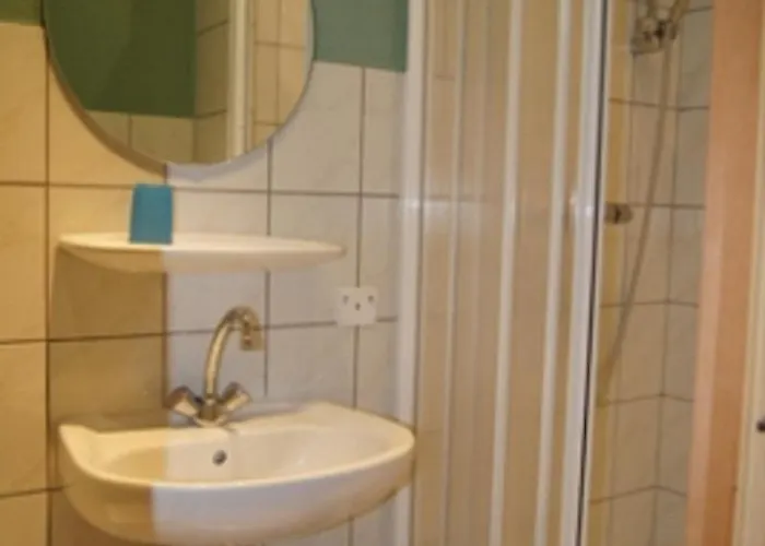 Πανσιόν Gaestehaus Restaurant 3*